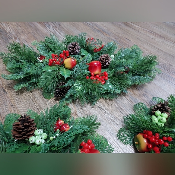 Vintage Plastic Christmas Candle Wreath Ring Set of 4 - Picture 4 of 6